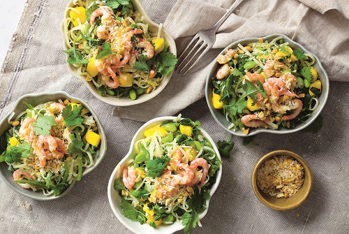 Nudelsallad med räkor och edamamebönor